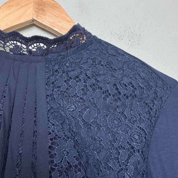 Chico’s Lace Front Top Long Sleeve Fashion Knit Blouse Deep Navy Chico’s Size 0 - Picture 7 of 12